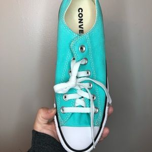 Brand new electric aqua converse